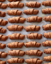 Load image into Gallery viewer, CiCi's Italian Butterhorns