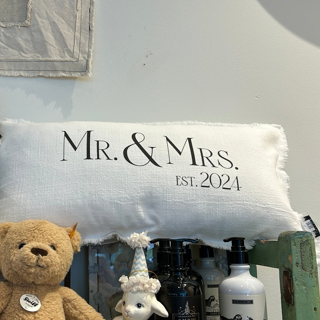 Mr and Mrs 2024 pillow